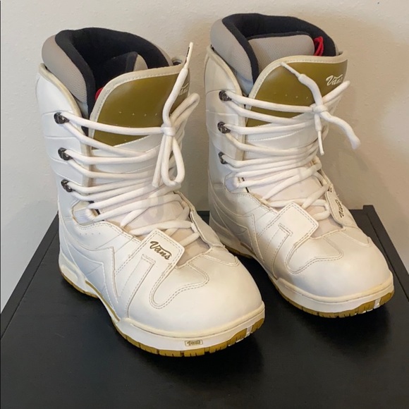 vans snowboard boots size 10
